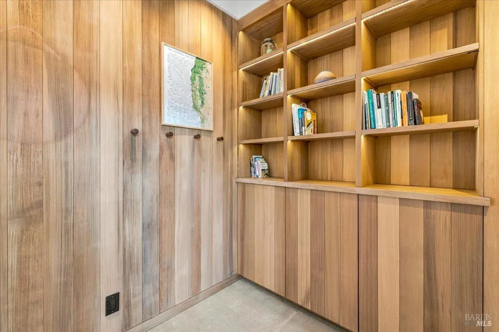 290 Seadrift Road Stinson Beach, CA 94970