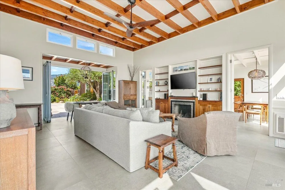 290 Seadrift Road Stinson Beach, CA 94970
