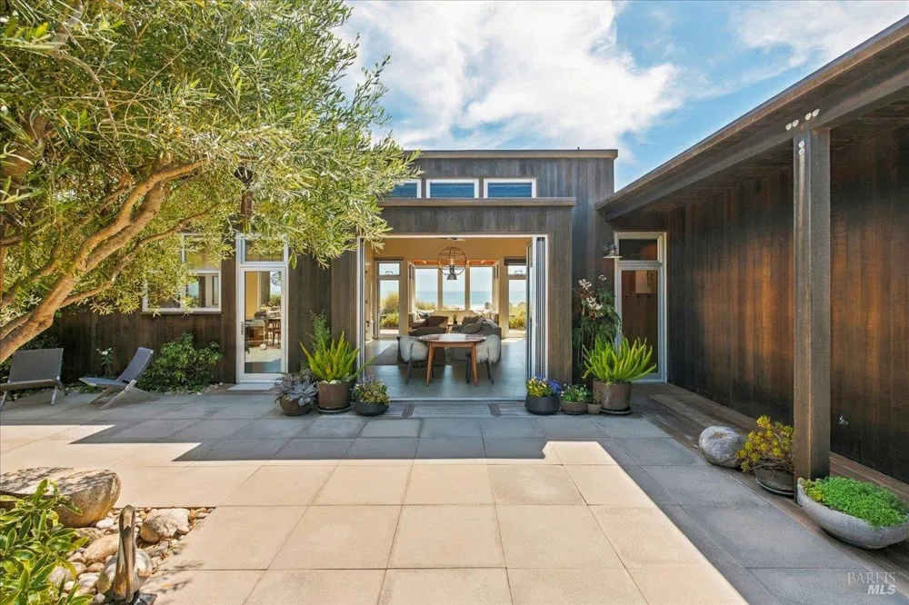 290 Seadrift Road Stinson Beach, CA 94970