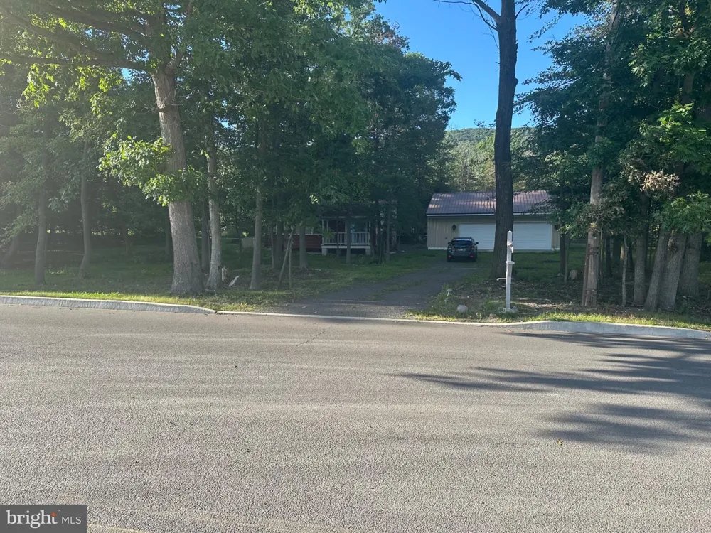 33 OLD BERWICK Drums, PA 18222