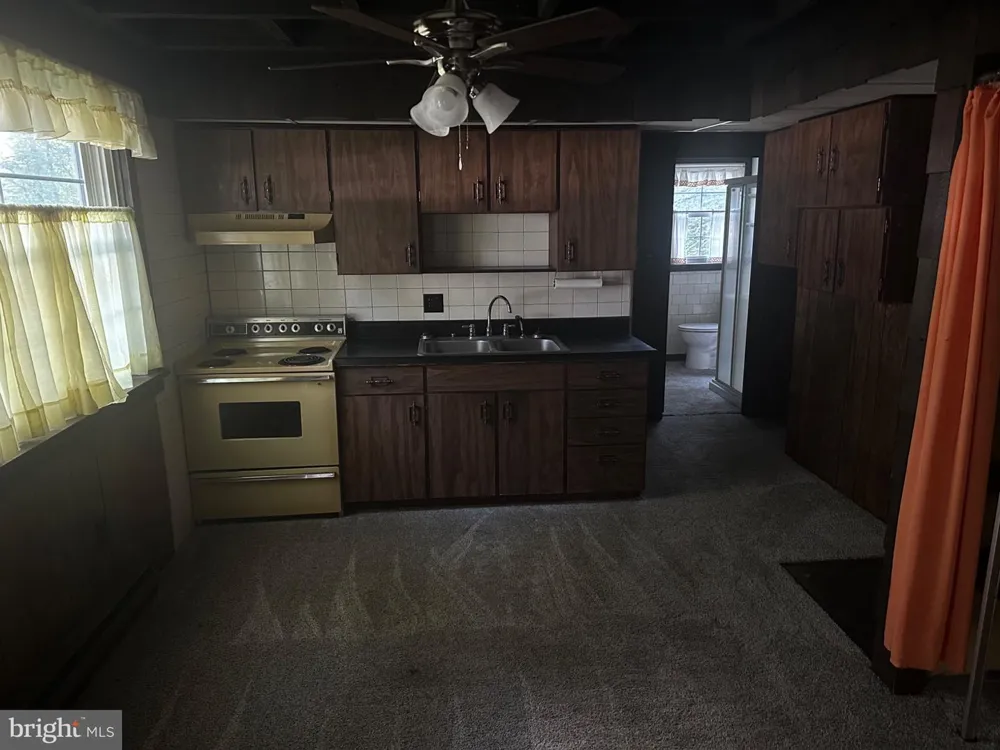 33 OLD BERWICK Drums, PA 18222