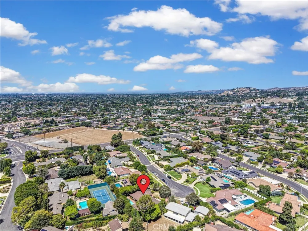 1112 Charwood Lane North Tustin, CA 92705