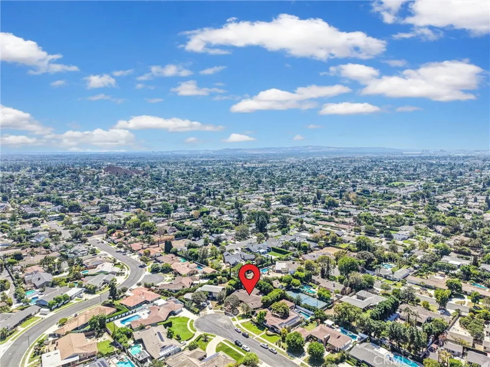 1112 Charwood Lane North Tustin, CA 92705