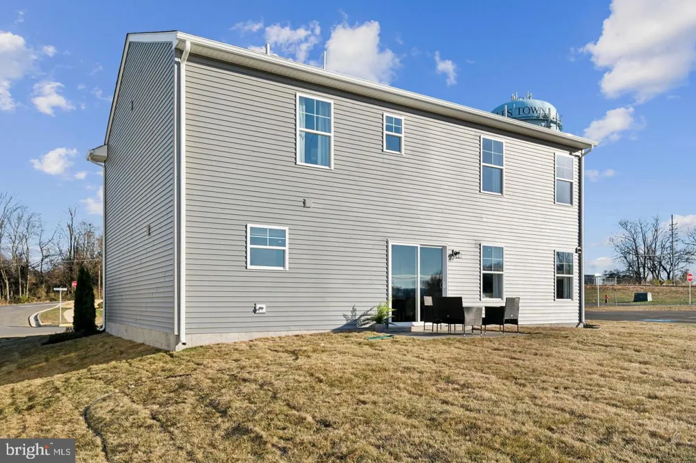 17 UPLAND ROAD Charles Town, WV 25414