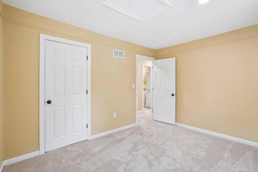 1150 Bangor Road Waterford, MI 48328