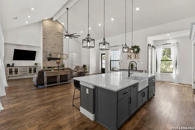 227 PARADISE HLS New Braunfels, TX 78132
