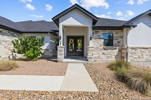 227 PARADISE HLS New Braunfels, TX 78132