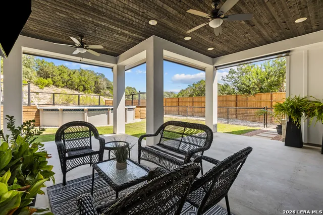 227 PARADISE HLS New Braunfels, TX 78132