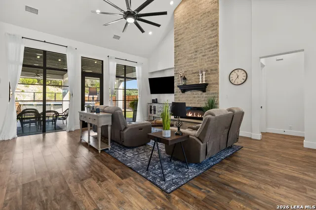 227 PARADISE HLS New Braunfels, TX 78132