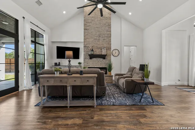 227 PARADISE HLS New Braunfels, TX 78132