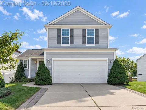 10065 Edgewater Trail