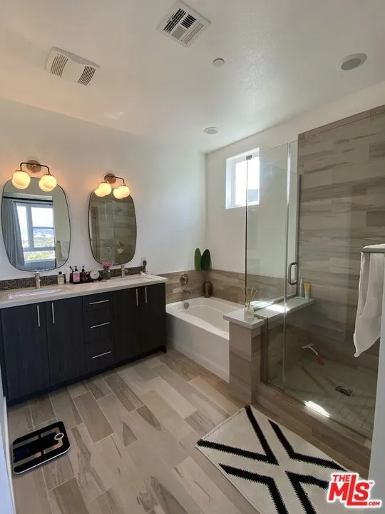 2753 Waverly Drive #801 Los Angeles, CA 90039