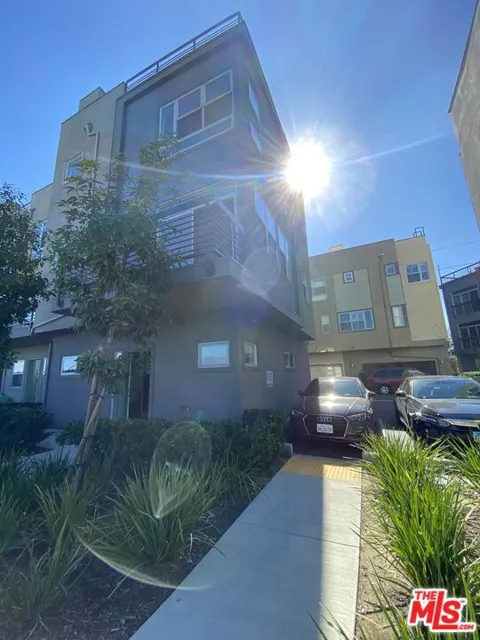 2753 Waverly Drive #801