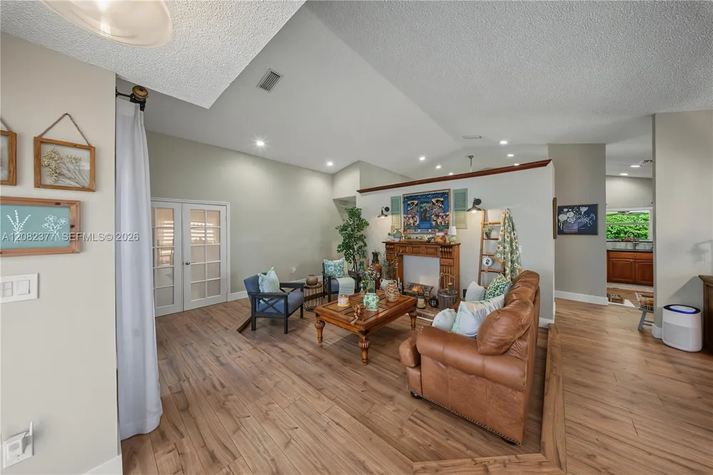 14220 SW 92nd St Miami, FL 33186