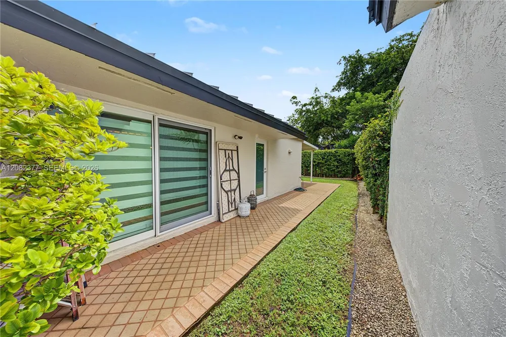 14220 SW 92nd St Miami, FL 33186