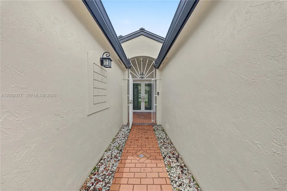 14220 SW 92nd St Miami, FL 33186