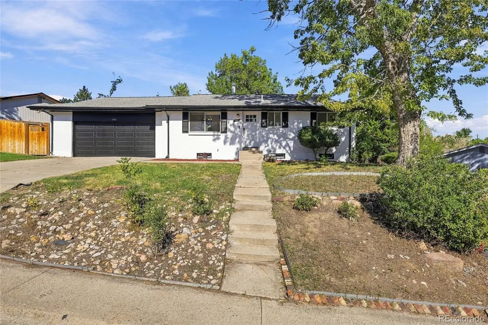 11213 W Briarwood Drive Lakewood, CO 80226