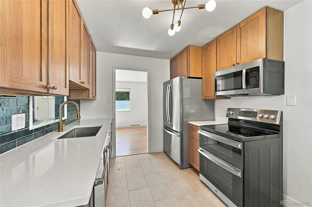 11213 W Briarwood Drive Lakewood, CO 80226