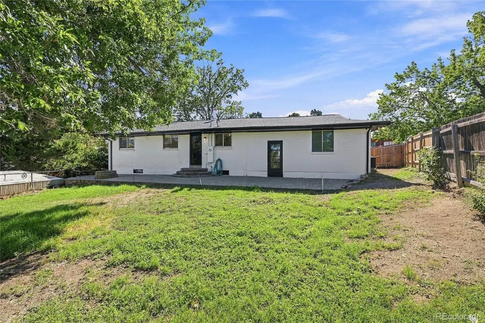 11213 W Briarwood Drive Lakewood, CO 80226