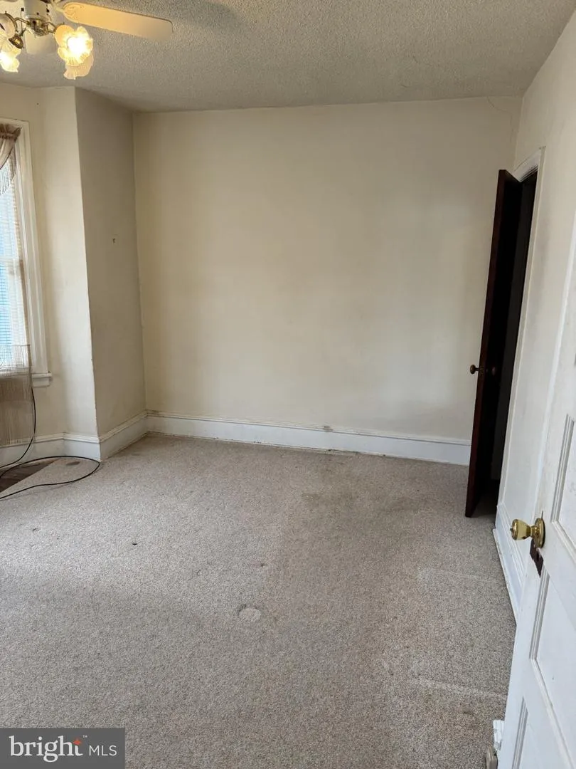 17 NEW STREET Upper Darby, PA 19082