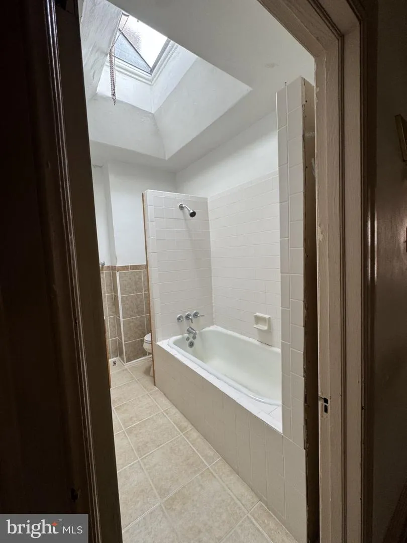17 NEW STREET Upper Darby, PA 19082