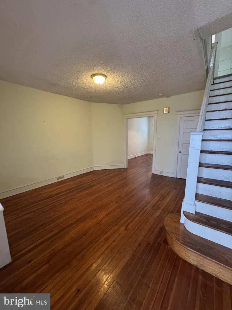 17 NEW STREET Upper Darby, PA 19082