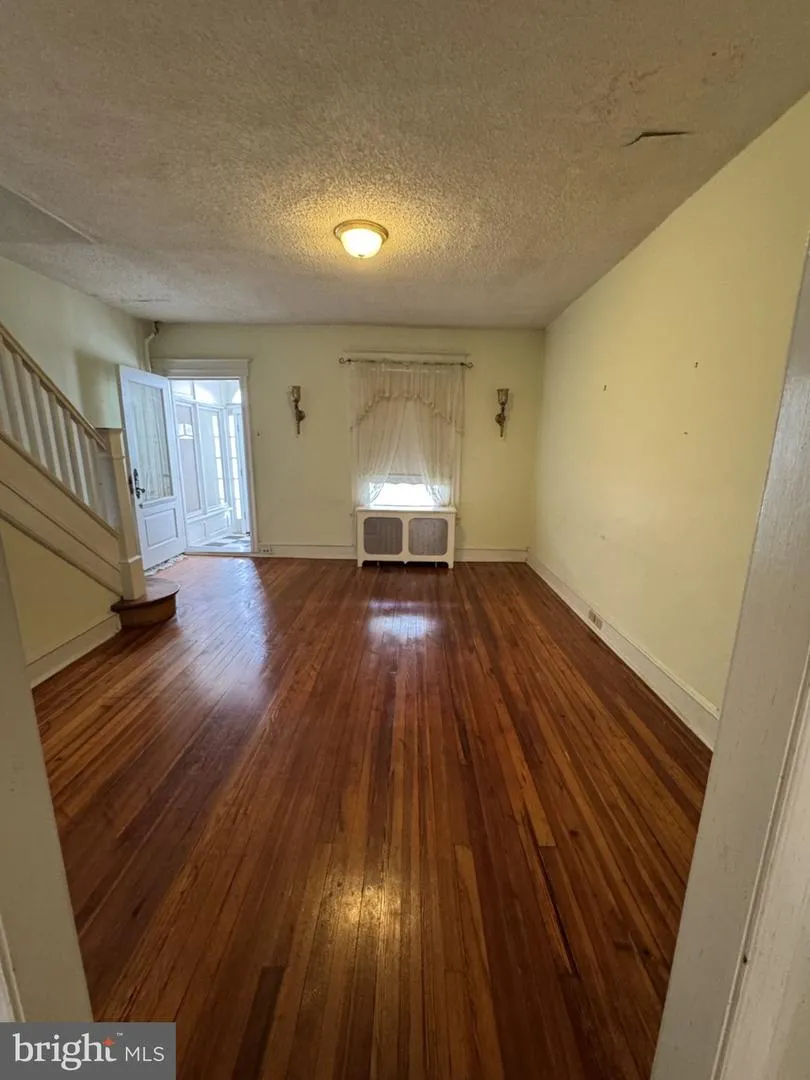 17 NEW STREET Upper Darby, PA 19082