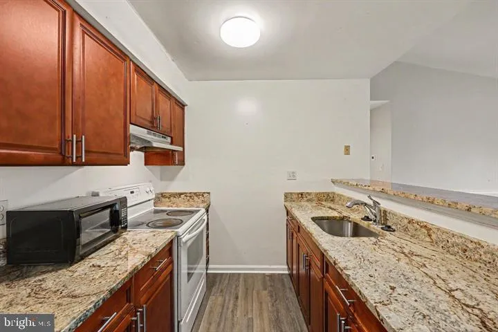 8619 BEEKMAN PLACE #19D Alexandria, VA 22309