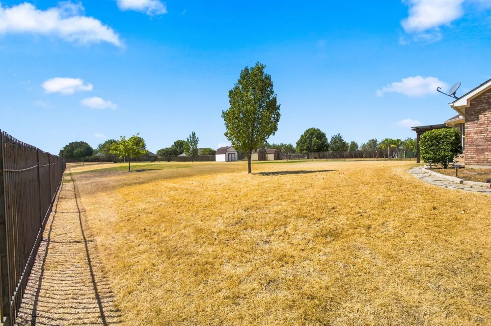 116 Springfield Circle Red Oak, TX 75165
