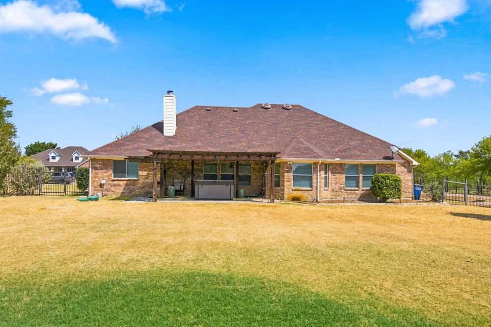 116 Springfield Circle Red Oak, TX 75165