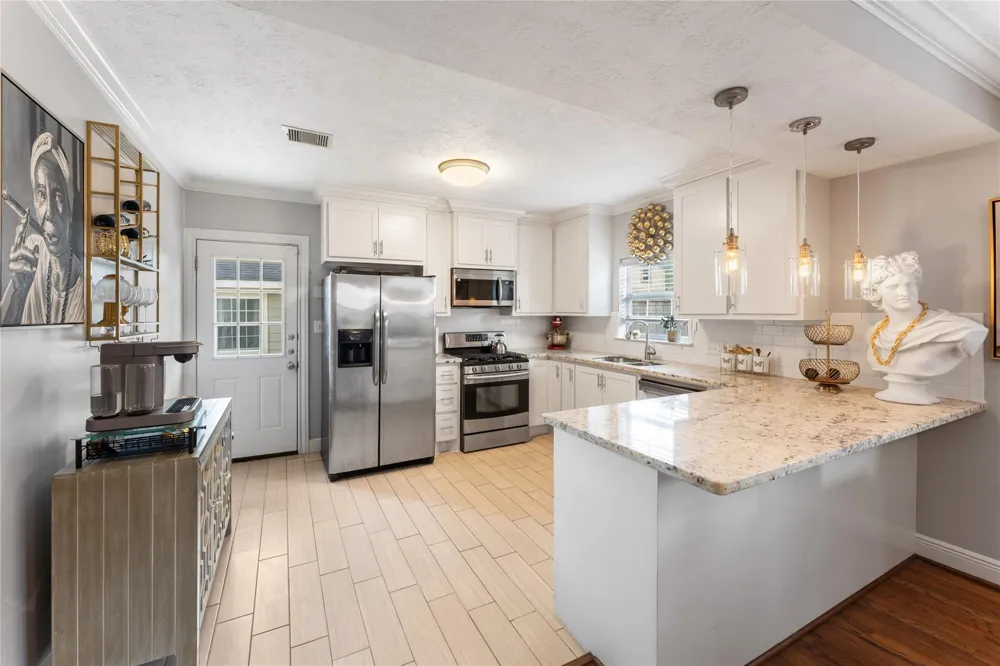 5256 Leeland Street Houston, TX 77023