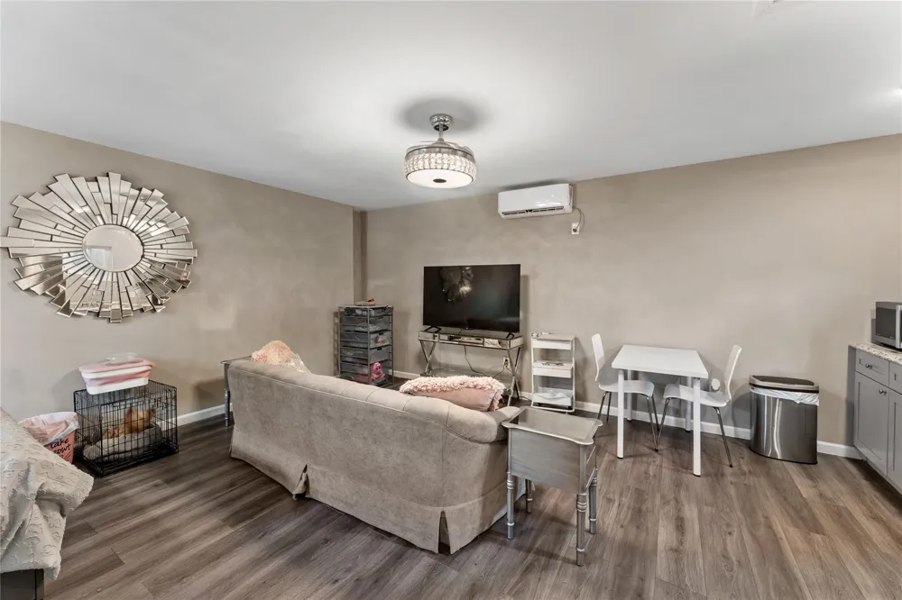 5256 Leeland Street Houston, TX 77023