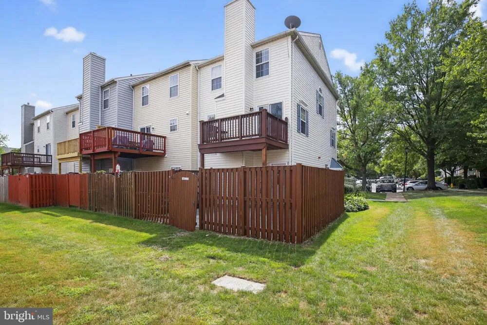 2492 WENTWORTH DRIVE Crofton, MD 21114