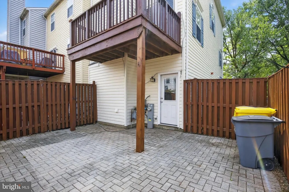 2492 WENTWORTH DRIVE Crofton, MD 21114