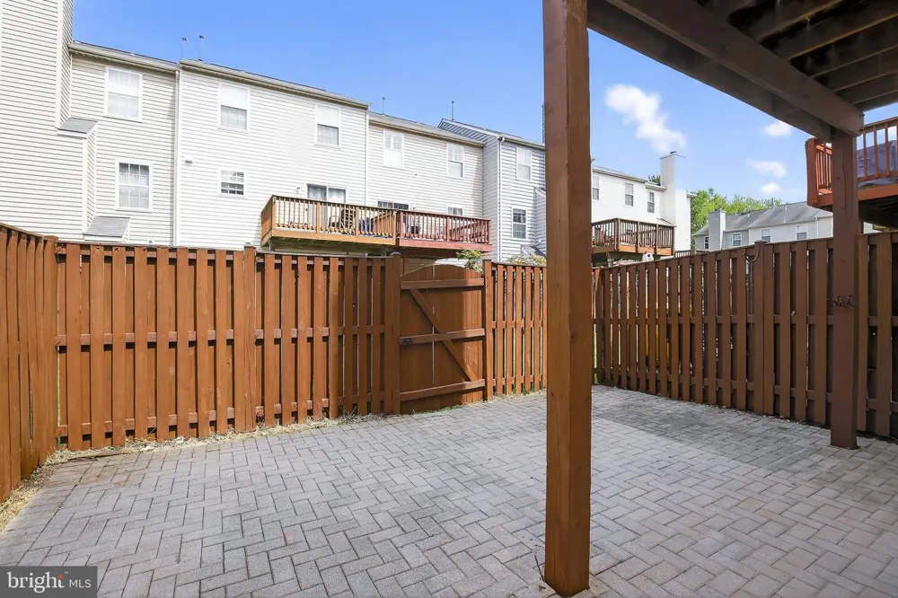 2492 WENTWORTH DRIVE Crofton, MD 21114