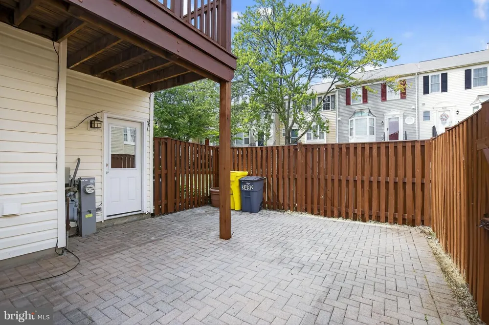 2492 WENTWORTH DRIVE Crofton, MD 21114