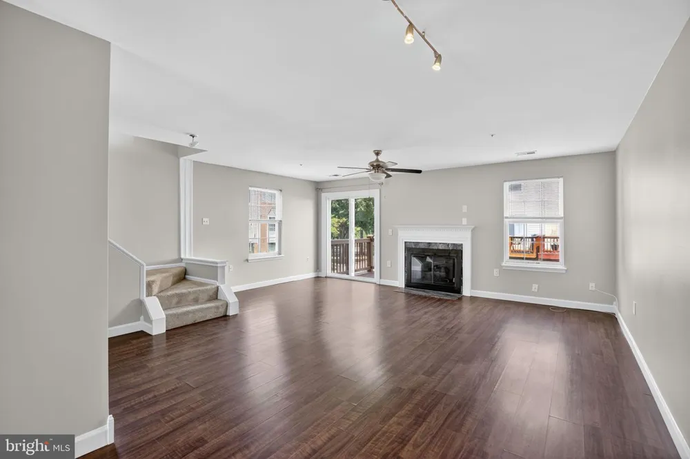 2492 WENTWORTH DRIVE Crofton, MD 21114