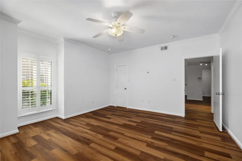 1100 Augusta Drive #83 Houston, TX 77057
