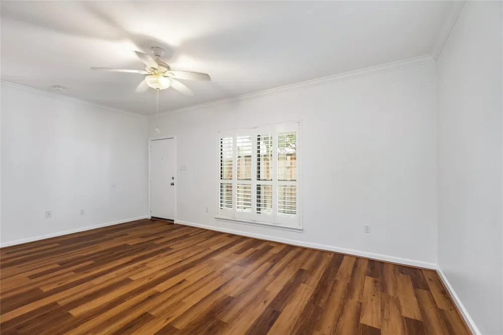 1100 Augusta Drive #83 Houston, TX 77057
