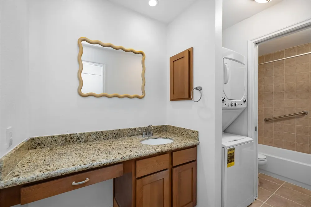1100 Augusta Drive #83 Houston, TX 77057
