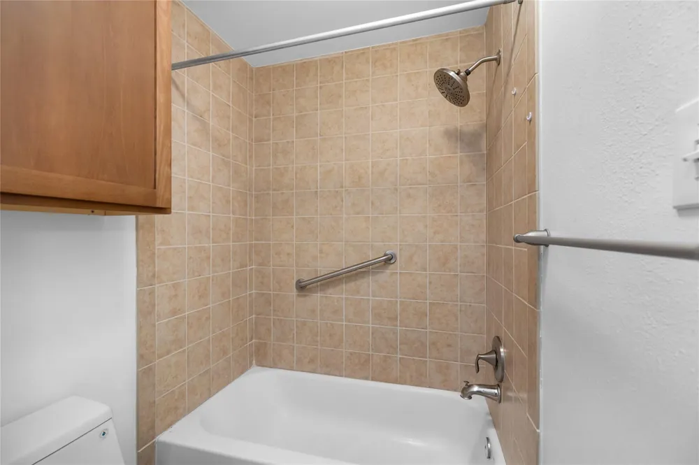 1100 Augusta Drive #83 Houston, TX 77057