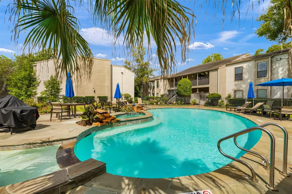 1100 Augusta Drive #83 Houston, TX 77057