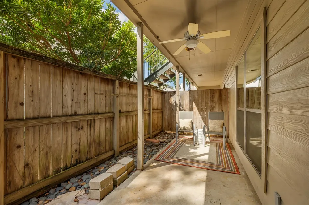 1100 Augusta Drive #83 Houston, TX 77057