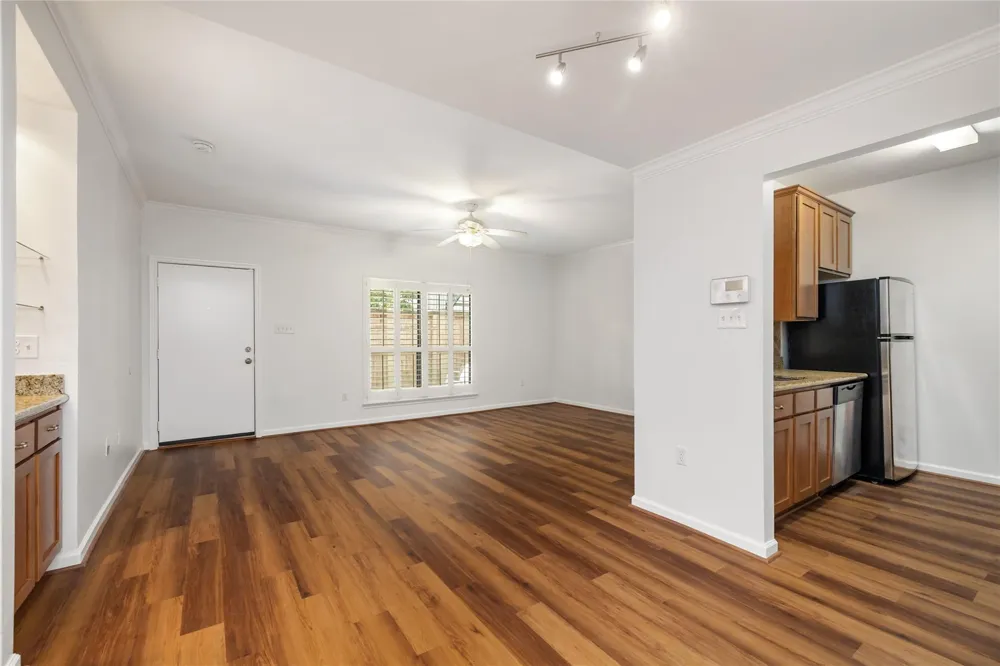 1100 Augusta Drive #83 Houston, TX 77057