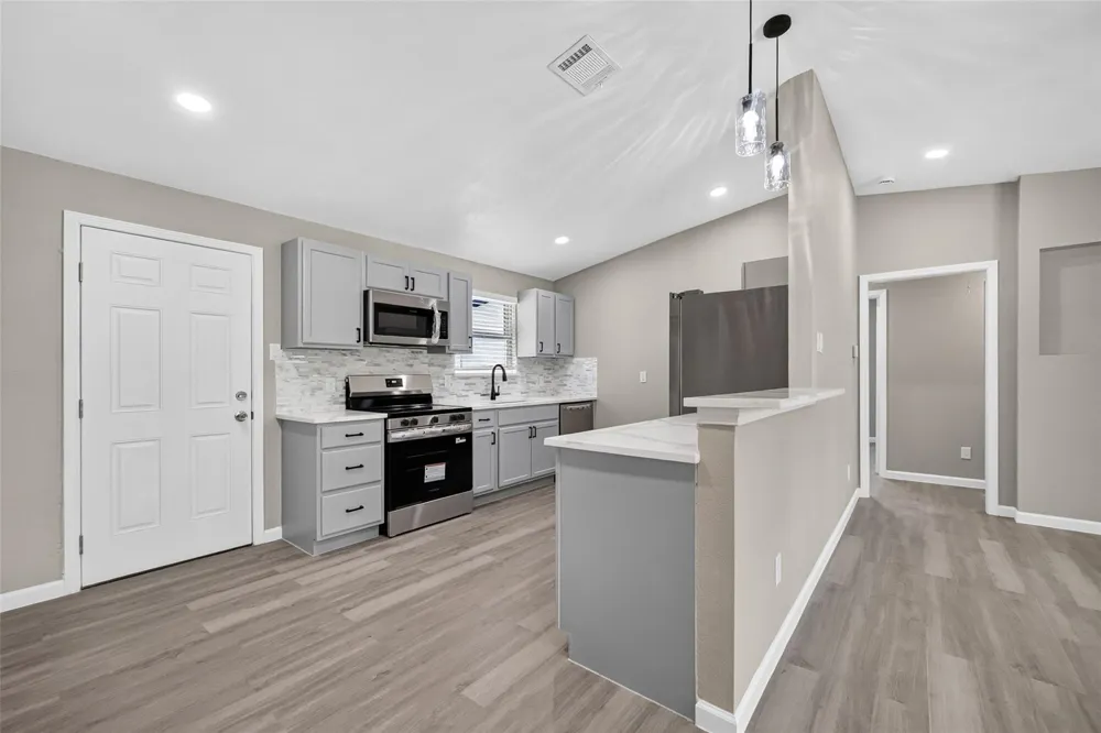 1302 Appomattox Drive Texas City, TX 77591
