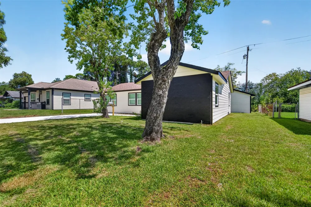 1302 Appomattox Drive Texas City, TX 77591