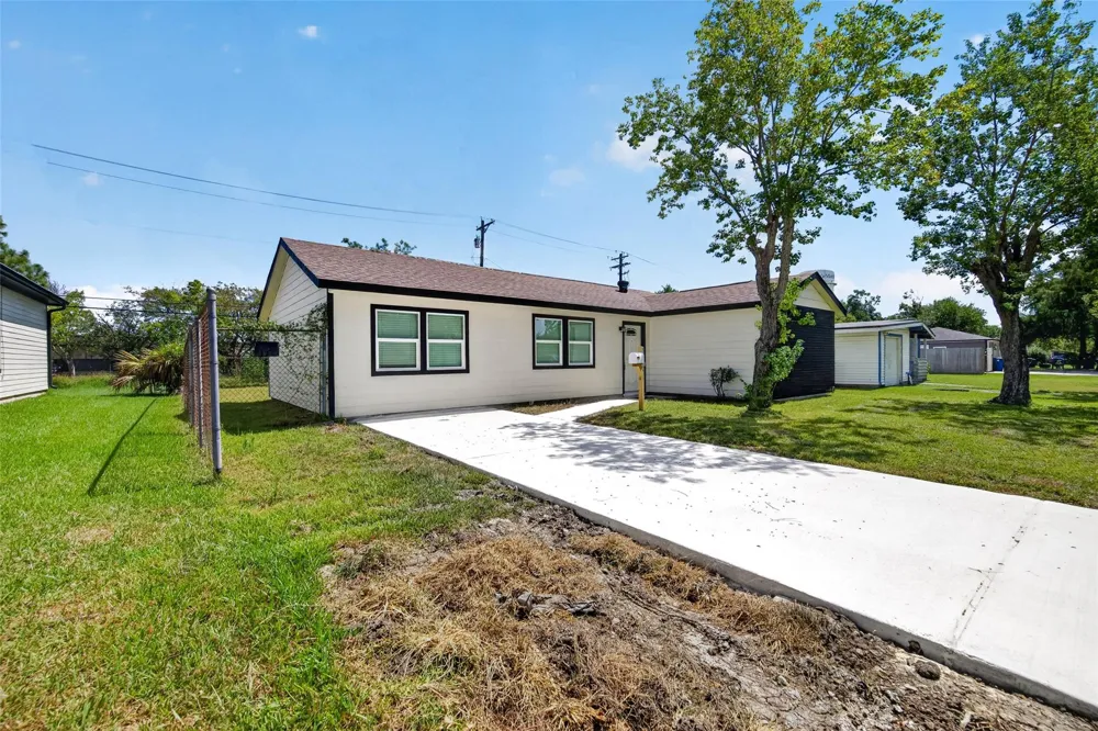 1302 Appomattox Drive Texas City, TX 77591