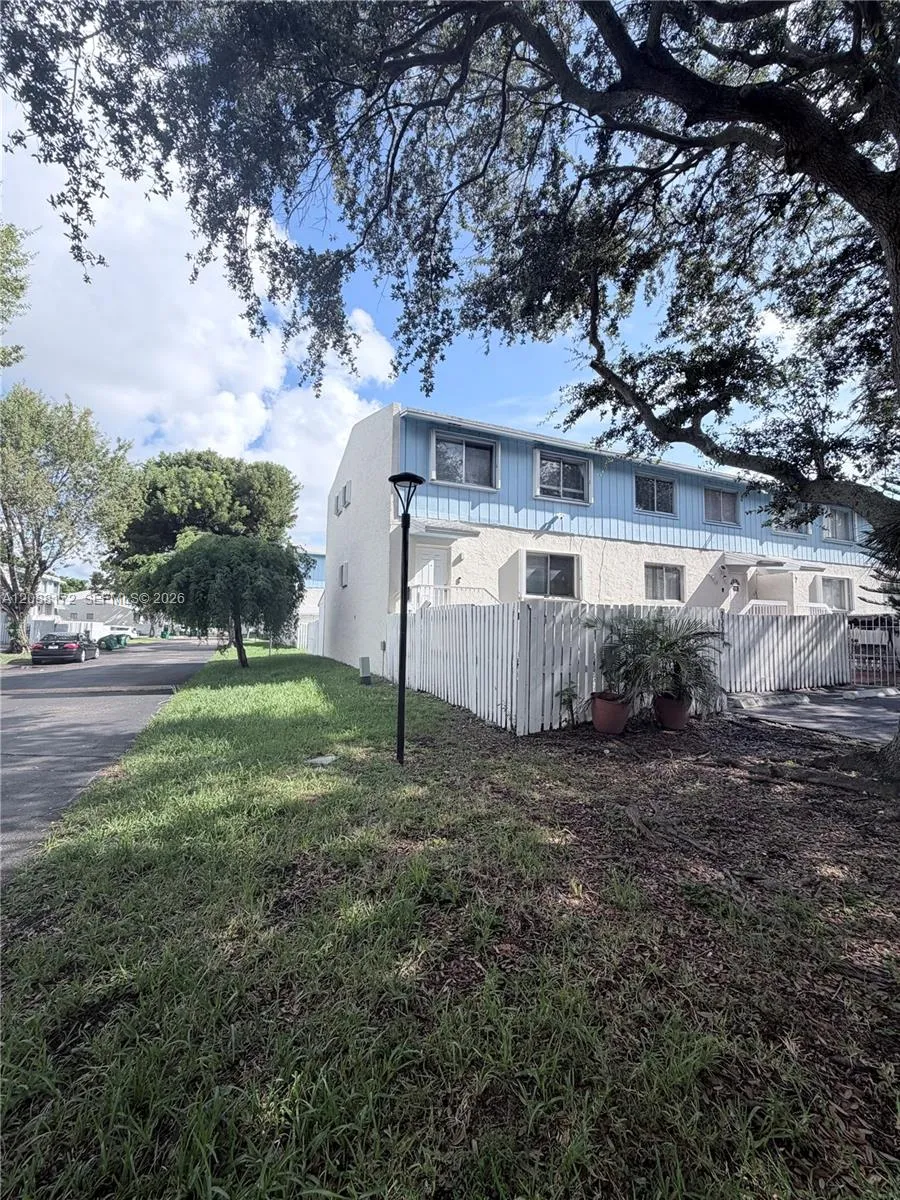 22201 SW 103rd Ave #22201 Cutler Bay, FL 33190