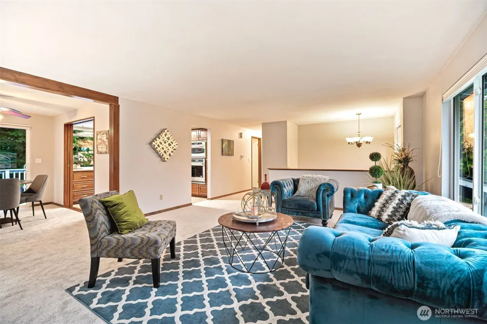 9032 NE 132nd Place Kirkland, WA 98034