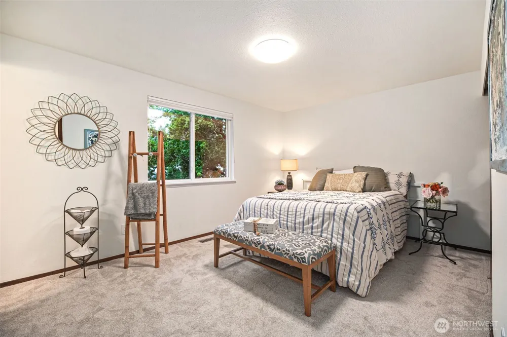 9032 NE 132nd Place Kirkland, WA 98034